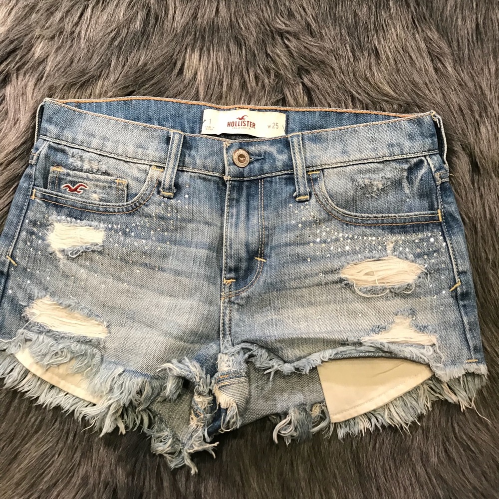 Hollister ripped jean shorts - Picture 2 of 5